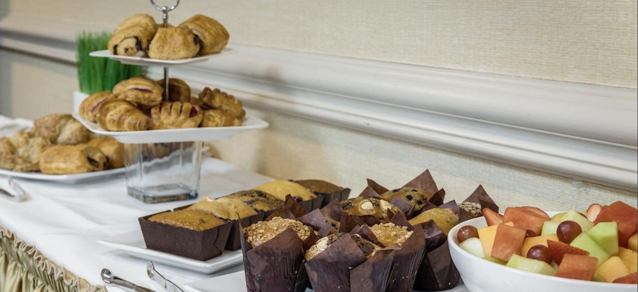 Monte Carlo Inn Vaughan Suites Zewnętrze zdjęcie